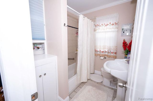 14995 University Street, Allen Park, MI 48101