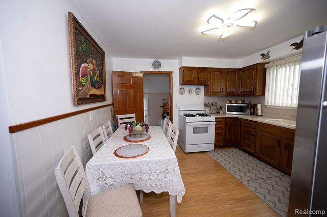 14995 University Street, Allen Park, MI 48101