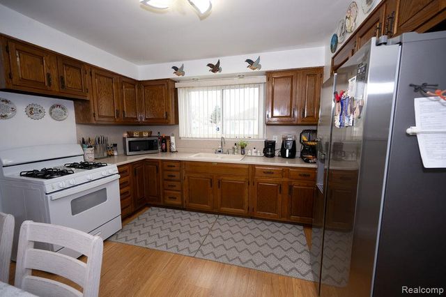 14995 University Street, Allen Park, MI 48101