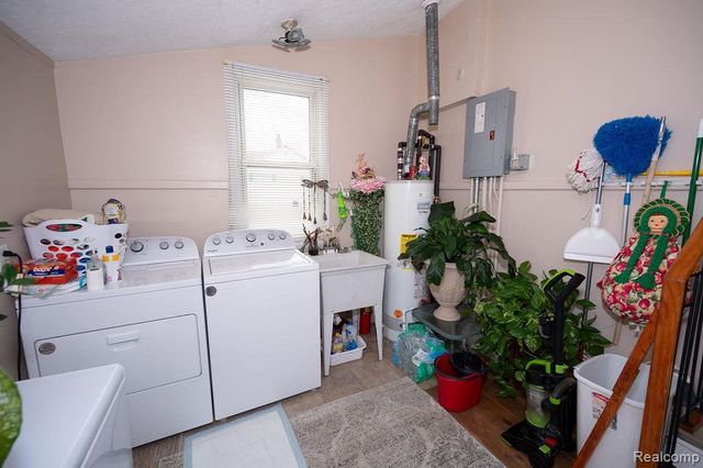 14995 University Street, Allen Park, MI 48101