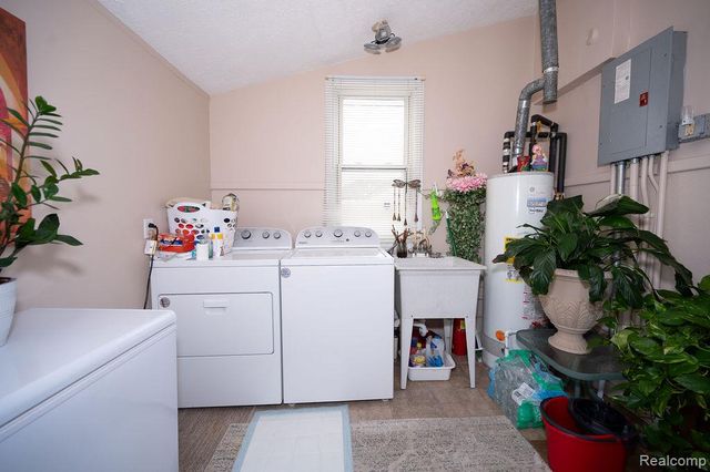 14995 University Street, Allen Park, MI 48101