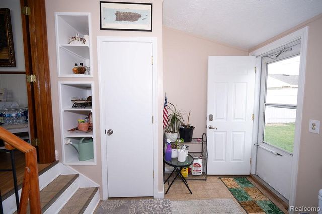 14995 University Street, Allen Park, MI 48101