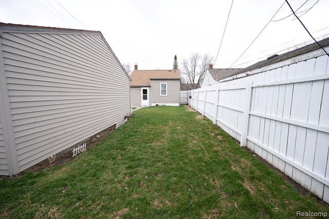 14995 University Street, Allen Park, MI 48101