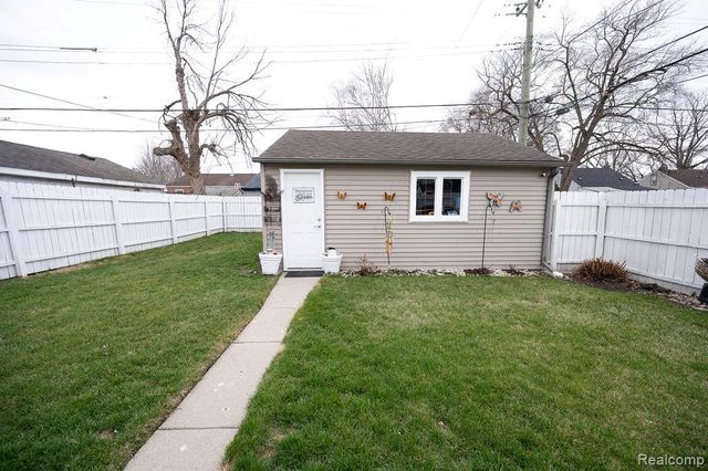 14995 University Street, Allen Park, MI 48101