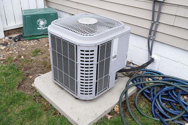 14995 University Street, Allen Park, MI 48101