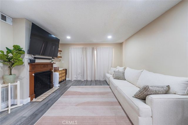 628 Daisy Avenue 225, Long Beach, CA 90802