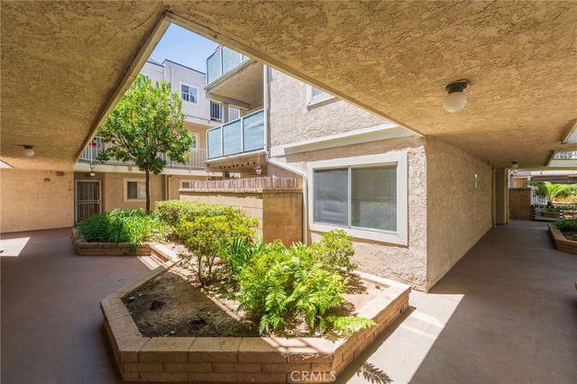 628 Daisy Avenue 225, Long Beach, CA 90802