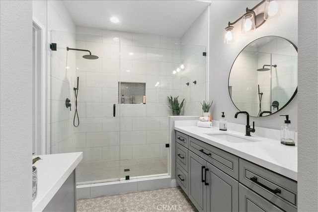 902 Chandler W, Highland, CA 92346