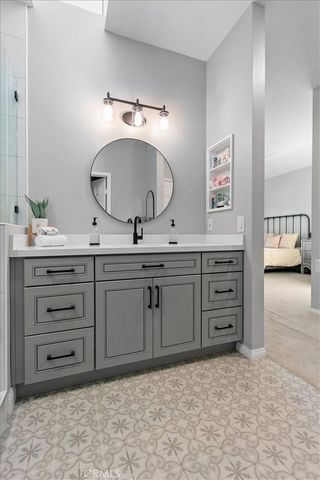 902 Chandler W, Highland, CA 92346