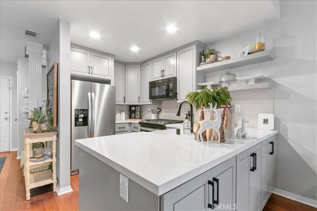 902 Chandler W, Highland, CA 92346