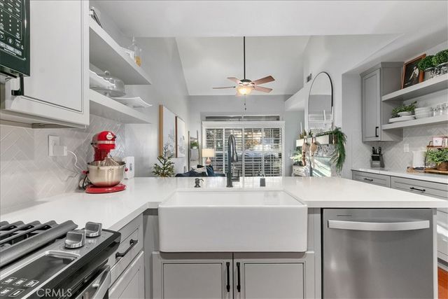 902 Chandler W, Highland, CA 92346