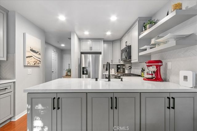 902 Chandler W, Highland, CA 92346