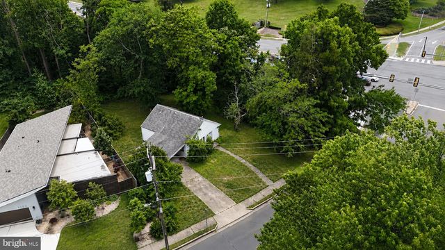2155 PIMMIT DR, Falls Church, VA 22043