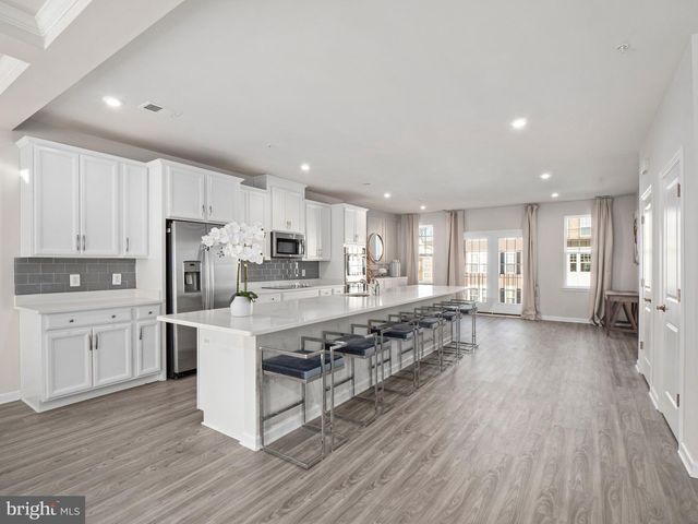 10507 JIM LOVELL LN, Lanham, MD 20706