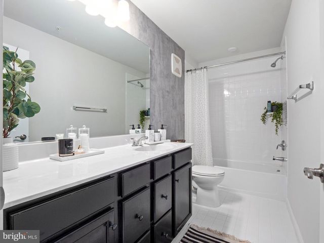 10507 JIM LOVELL LN, Lanham, MD 20706