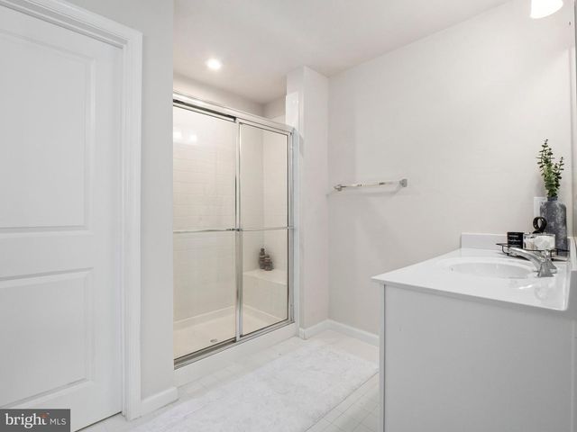 10507 JIM LOVELL LN, Lanham, MD 20706
