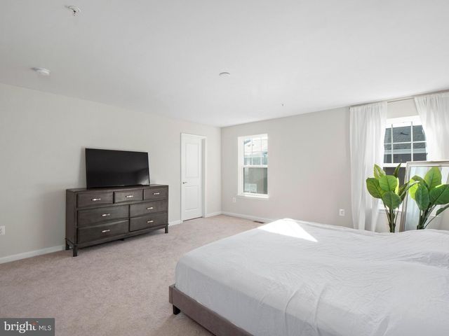 10507 JIM LOVELL LN, Lanham, MD 20706