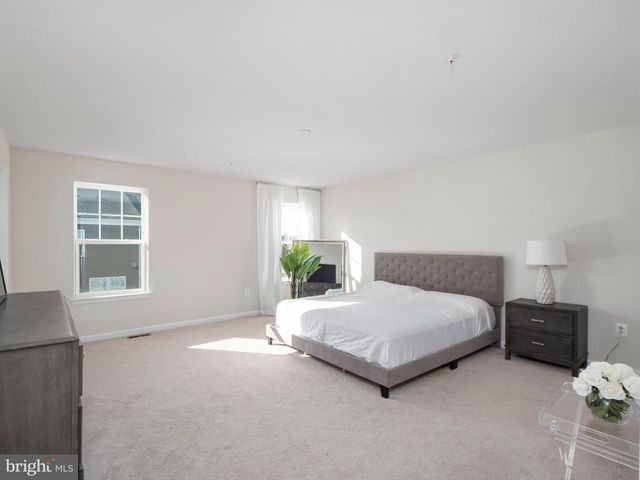 10507 JIM LOVELL LN, Lanham, MD 20706