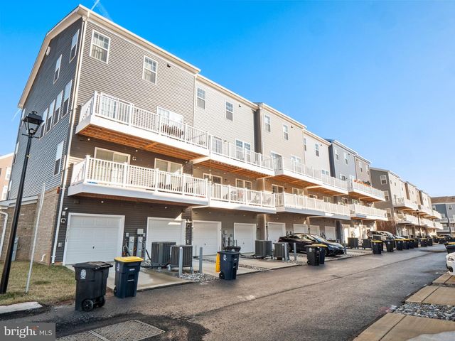 10507 JIM LOVELL LN, Lanham, MD 20706