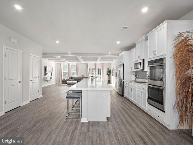 10507 JIM LOVELL LN, Lanham, MD 20706