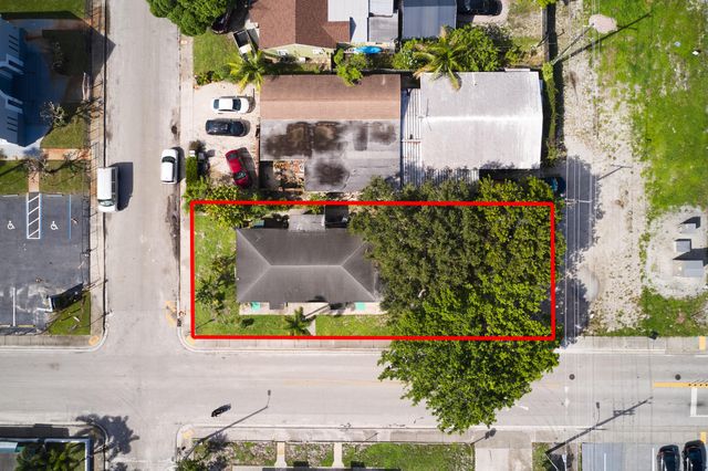 1114 7th Avenue N, Lake Worth Beach, FL 33460
