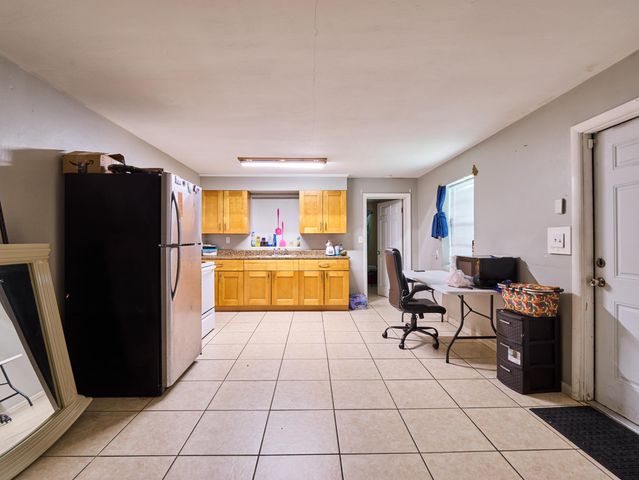 1114 7th Avenue N, Lake Worth Beach, FL 33460
