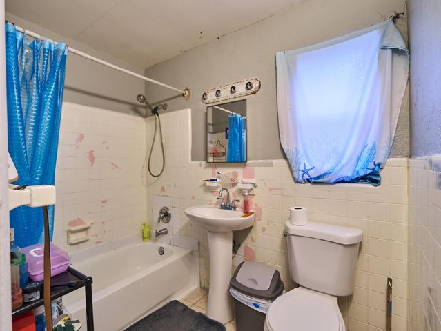 1114 7th Avenue N, Lake Worth Beach, FL 33460