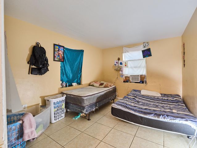 1114 7th Avenue N, Lake Worth Beach, FL 33460