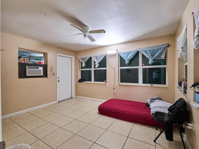 1114 7th Avenue N, Lake Worth Beach, FL 33460