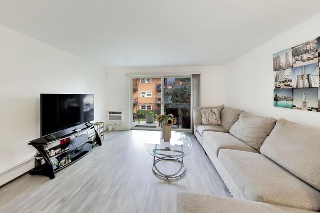 4730 N Kenneth Avenue 2G, Chicago, IL 60630