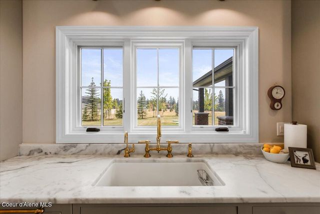 8575 W Haystack LN, Coeur D'alene, ID 83814