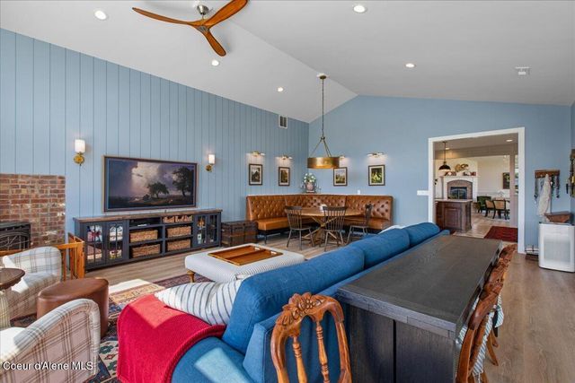 8575 W Haystack LN, Coeur D'alene, ID 83814