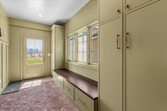 8575 W Haystack LN, Coeur D'alene, ID 83814