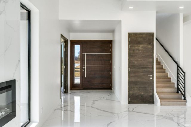 6519 Ironclad Way, West Lafayette, IN 47906