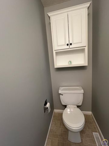 3531 SW Glendale DR, Topeka, KS 66614