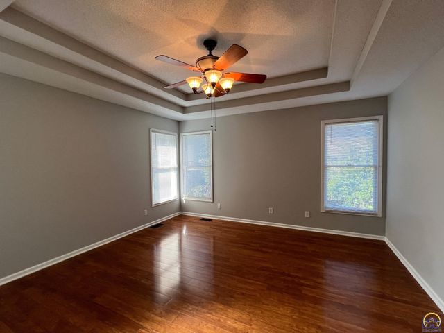 3531 SW Glendale DR, Topeka, KS 66614