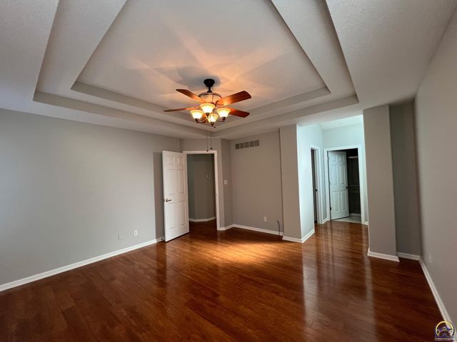 3531 SW Glendale DR, Topeka, KS 66614