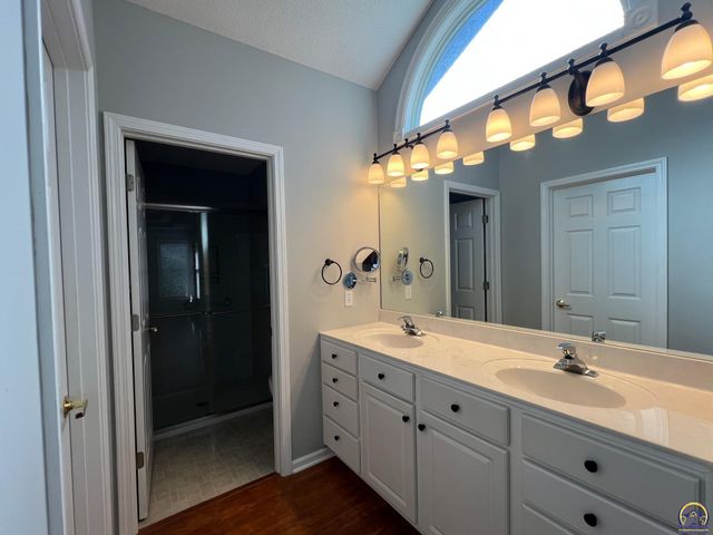 3531 SW Glendale DR, Topeka, KS 66614