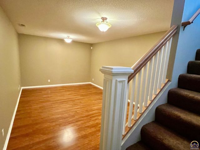 3531 SW Glendale DR, Topeka, KS 66614