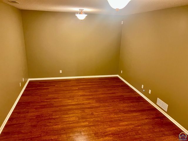 3531 SW Glendale DR, Topeka, KS 66614