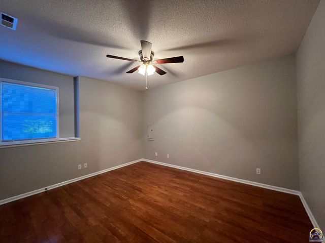 3531 SW Glendale DR, Topeka, KS 66614