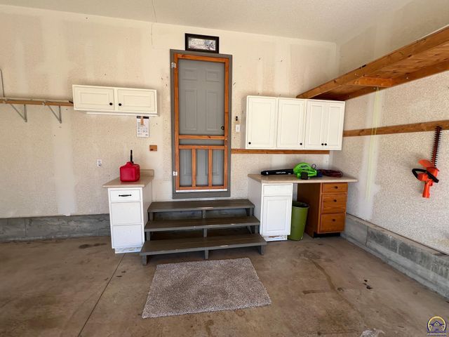 3531 SW Glendale DR, Topeka, KS 66614