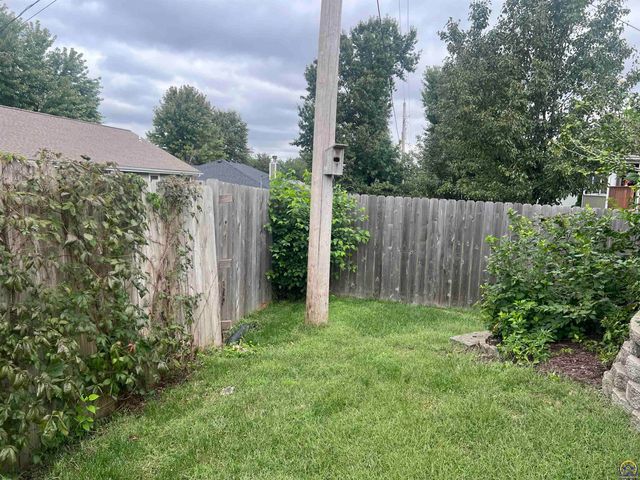 3531 SW Glendale DR, Topeka, KS 66614