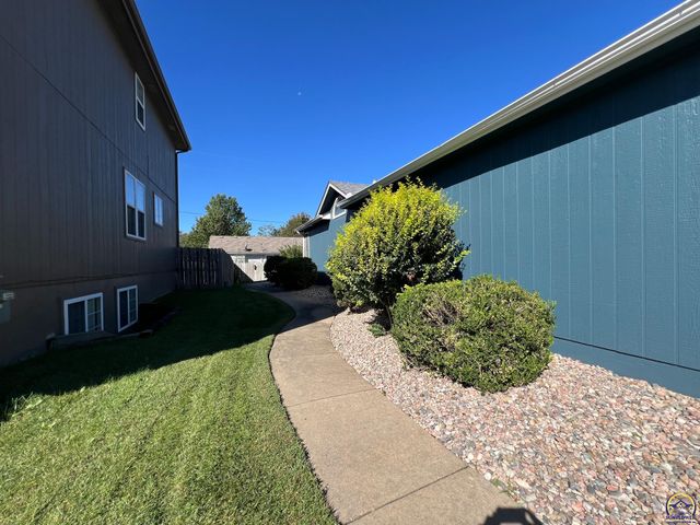 3531 SW Glendale DR, Topeka, KS 66614
