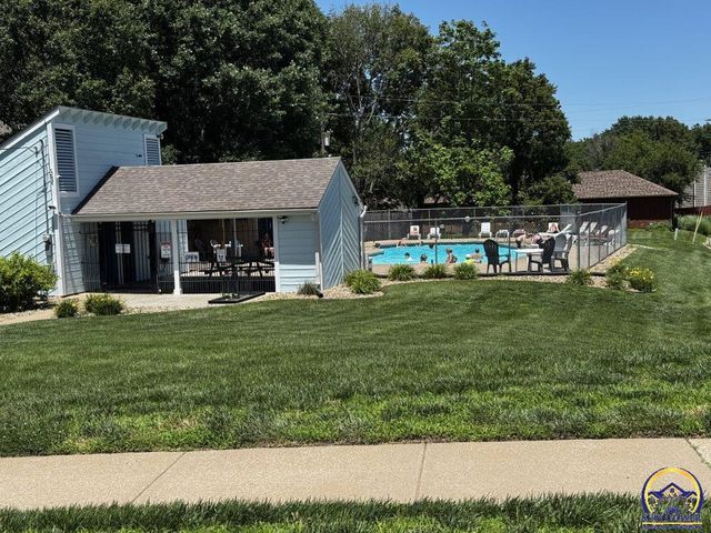 3531 SW Glendale DR, Topeka, KS 66614
