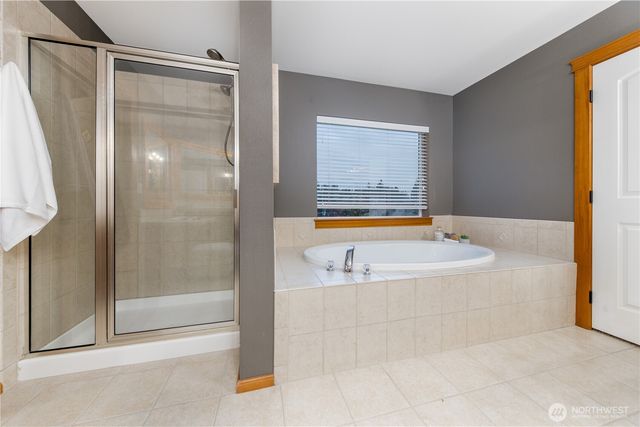 22737 se 269th Street, Maple Valley, WA 98038