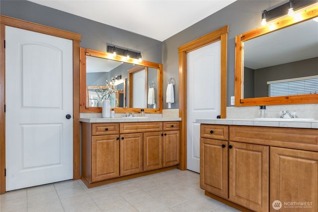 22737 se 269th Street, Maple Valley, WA 98038