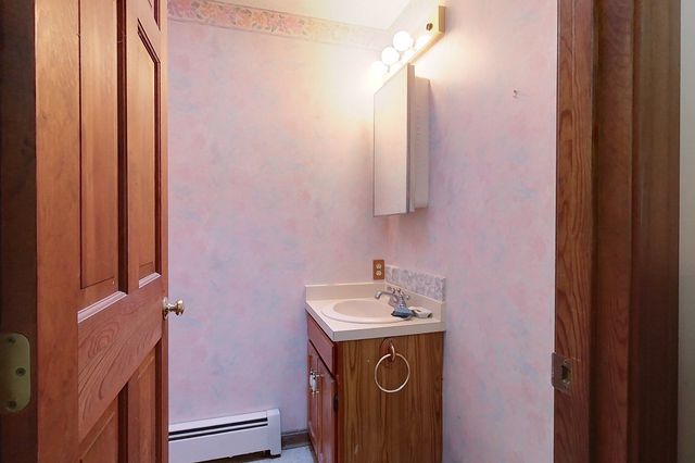 87 Squannacook Rd, Shirley, MA 01464
