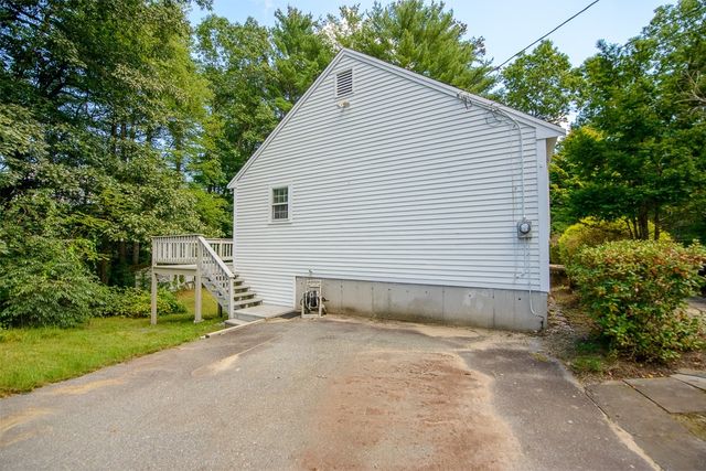 87 Squannacook Rd, Shirley, MA 01464