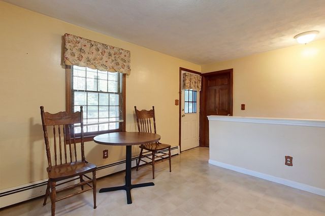 87 Squannacook Rd, Shirley, MA 01464